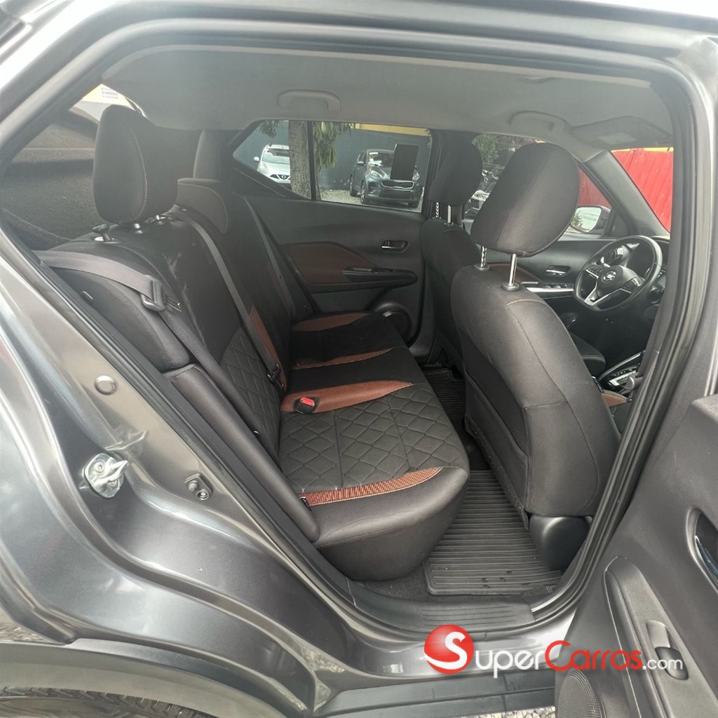 2020 Nissan Kicks SR — foto 10 / 12