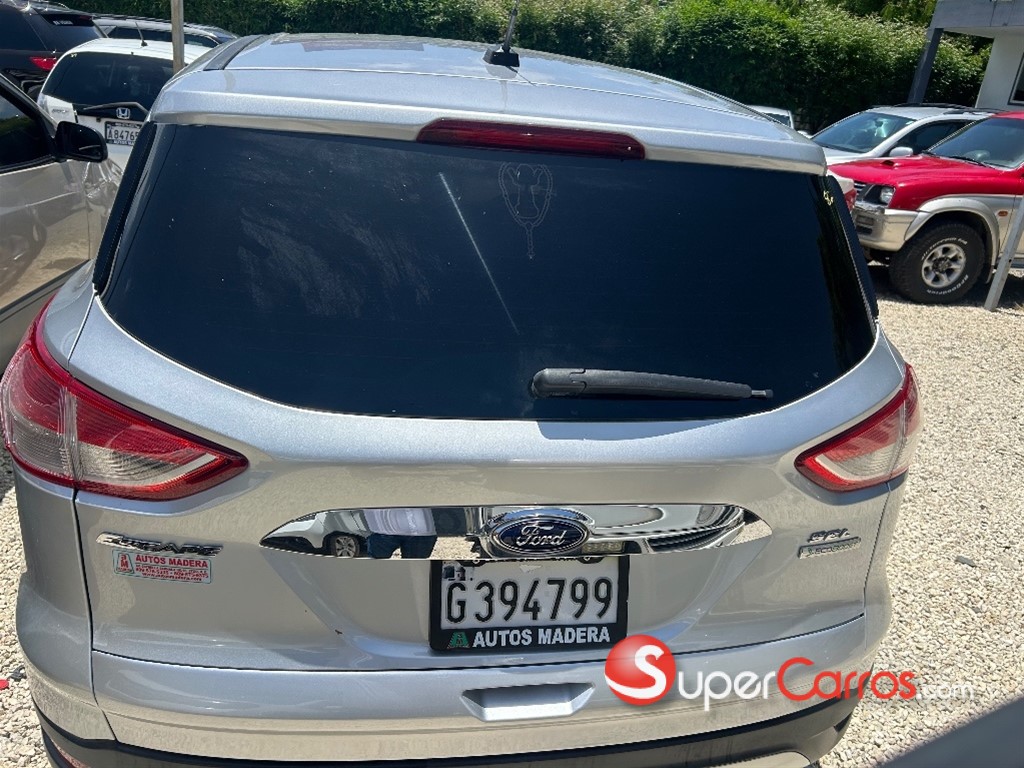 2013 Ford Escape — foto 6 / 12