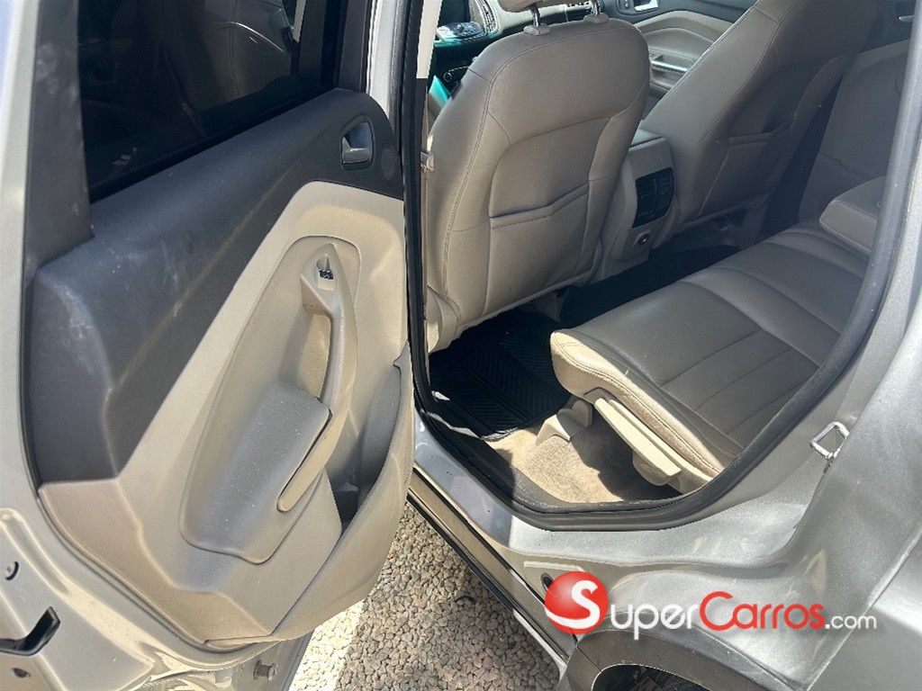 2013 Ford Escape — foto 8 / 12