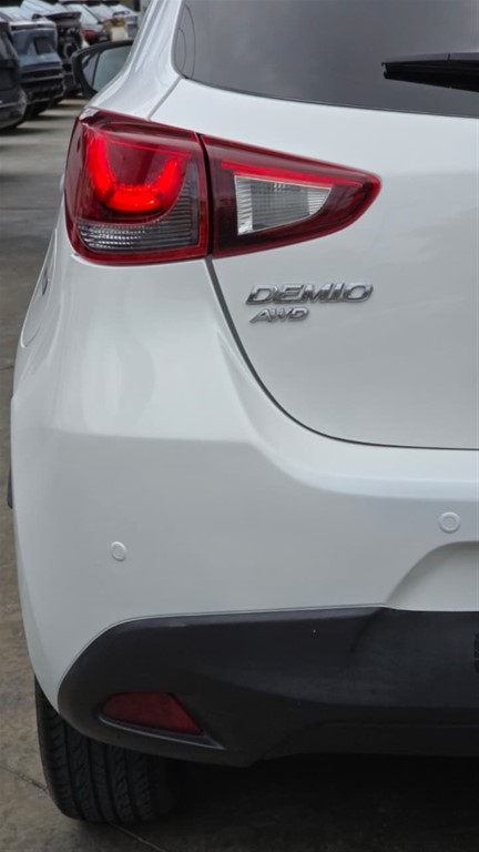 2019 Mazda Demio — foto 6 / 11