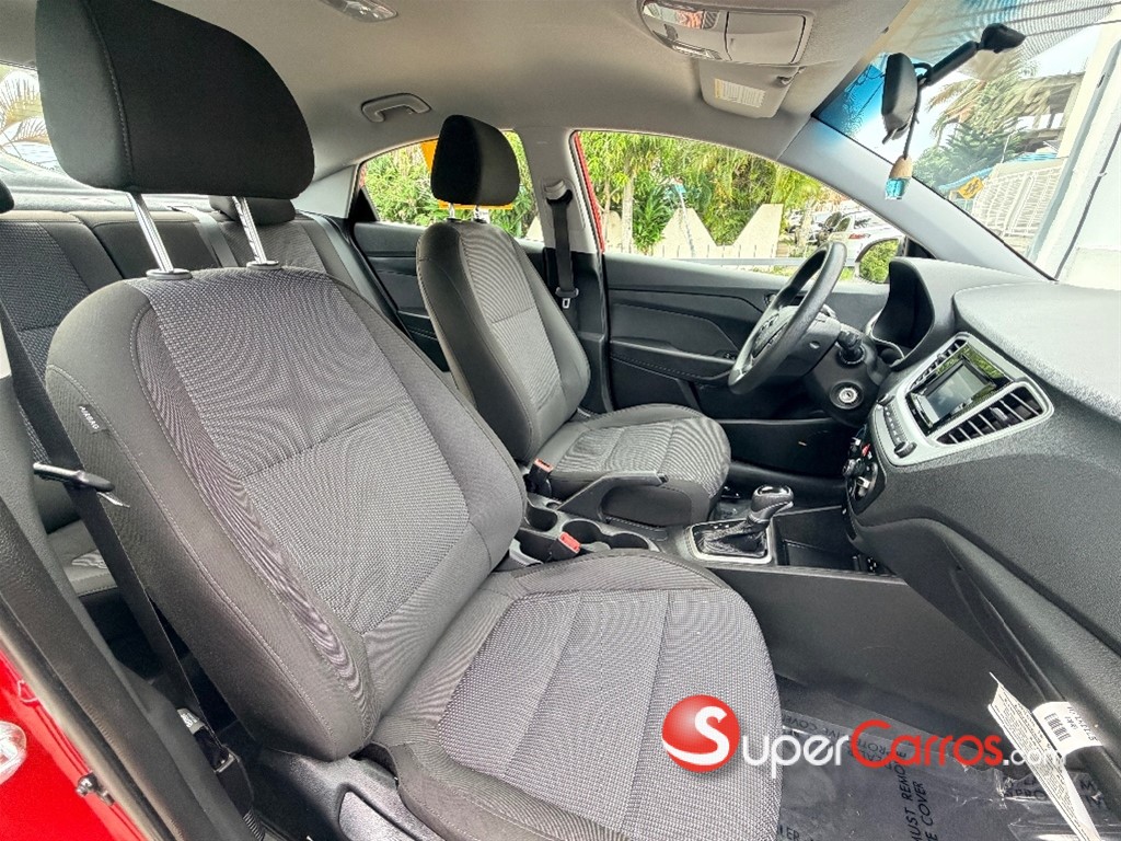 2021 Hyundai Accent — foto 11 / 12