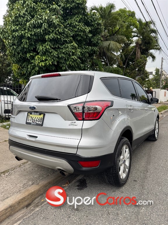 2017 Ford Escape Ecoboost — foto 3 / 10