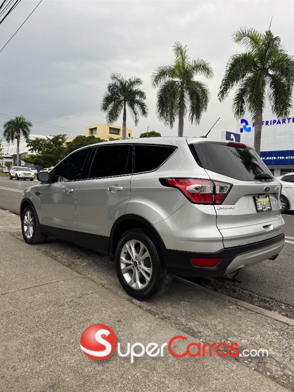 2017 Ford Escape Ecoboost — foto 4 / 10