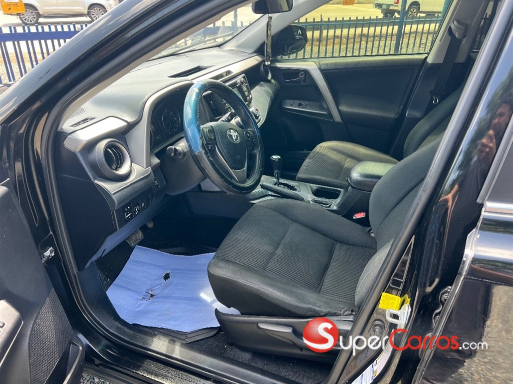 2017 Toyota RAV4 SE — foto 10 / 12