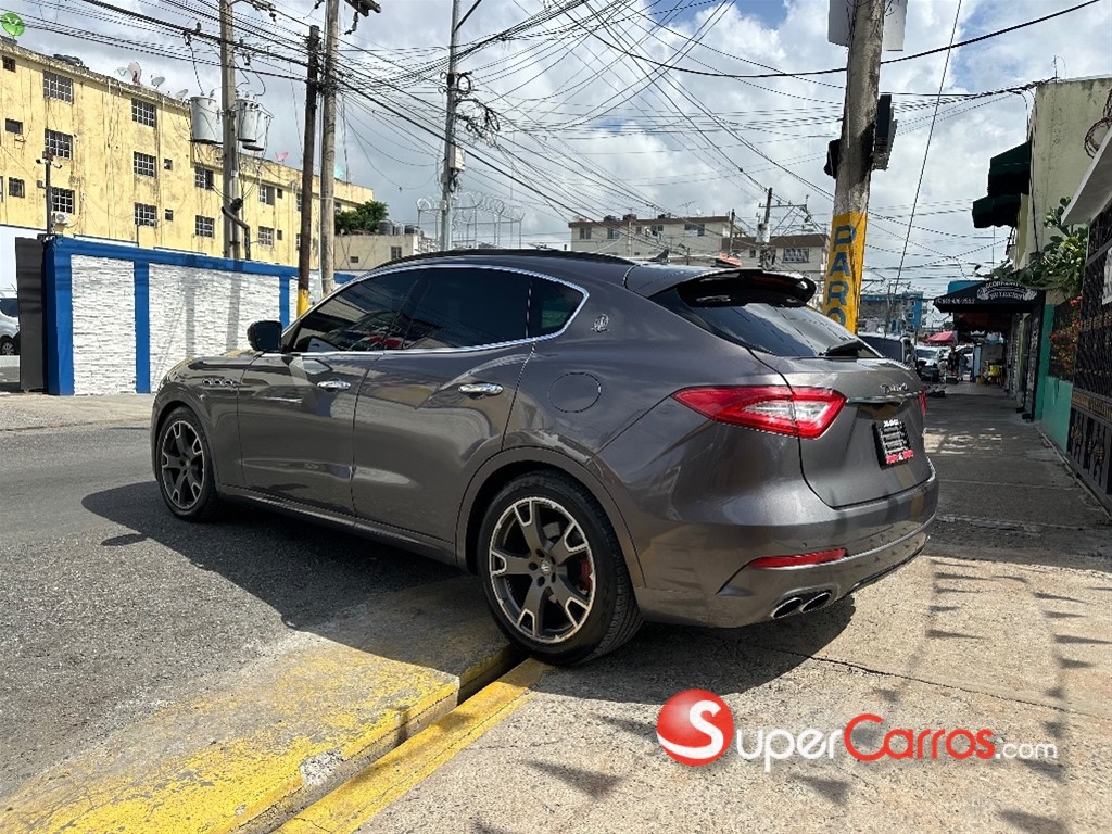 2017 Maserati Levante S — foto 6 / 12