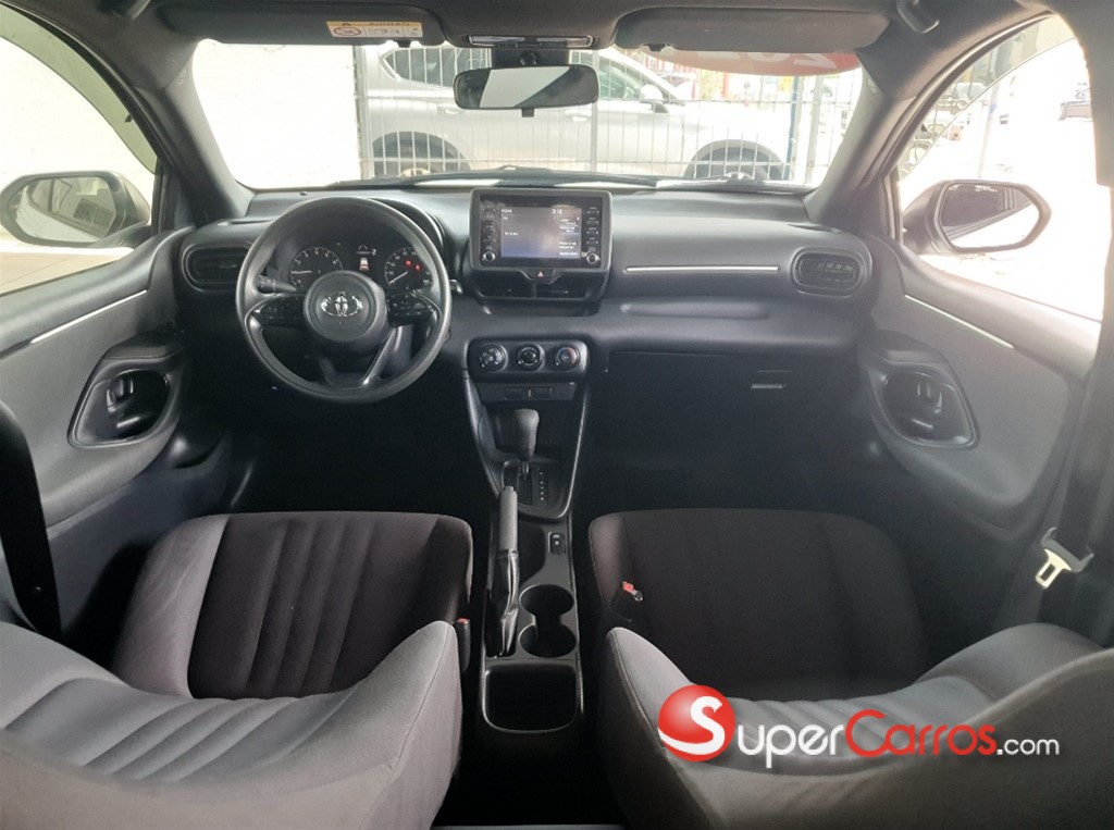 2021 Toyota Yaris — foto 8 / 12