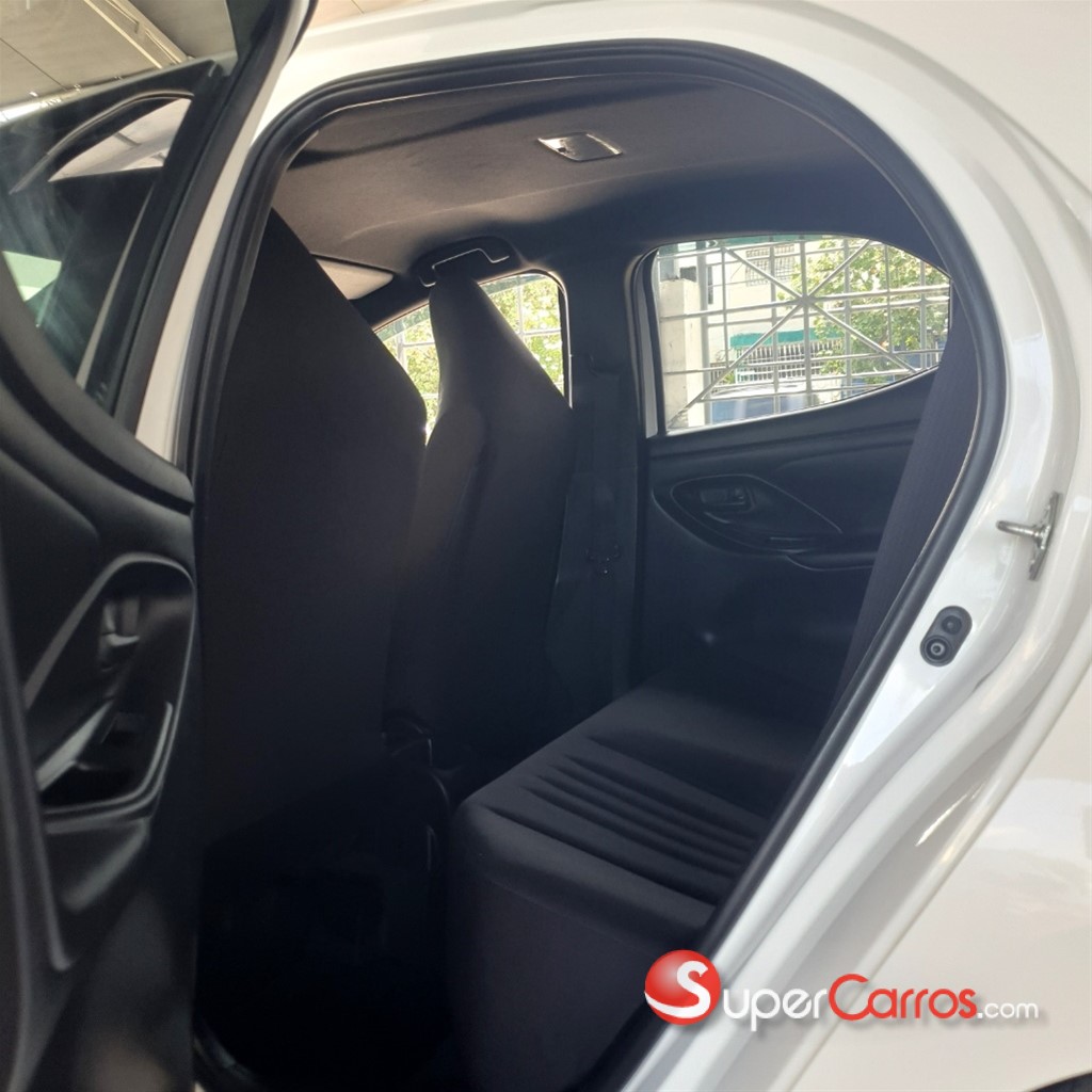 2021 Toyota Yaris — foto 10 / 12