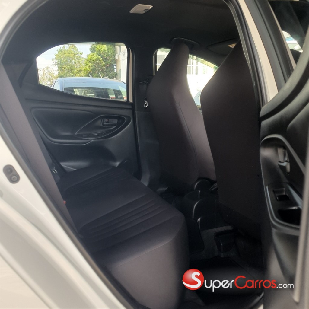 2021 Toyota Yaris — foto 11 / 12
