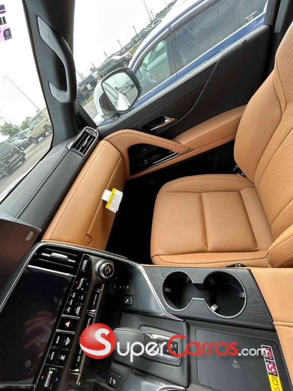 2025 Lexus LX 700 H Urban — foto 6 / 12