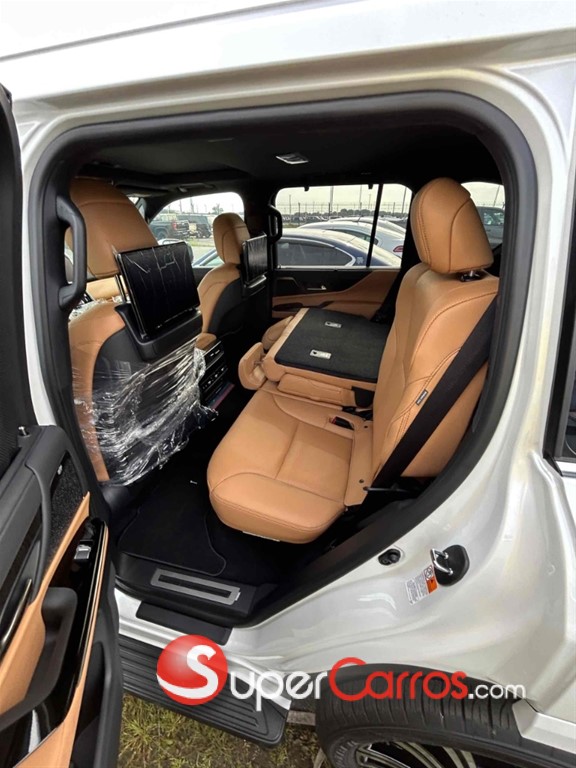 2025 Lexus LX 700 H Urban — foto 8 / 12