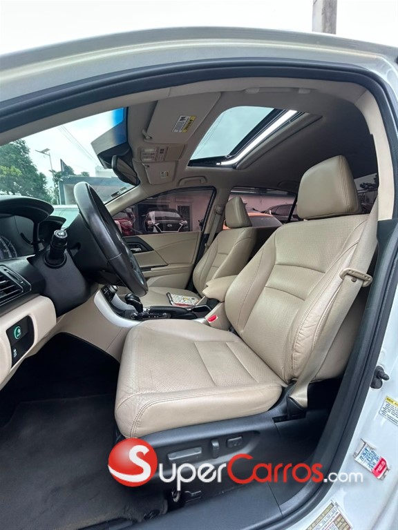 2013 Honda Accord V6 — foto 10 / 12