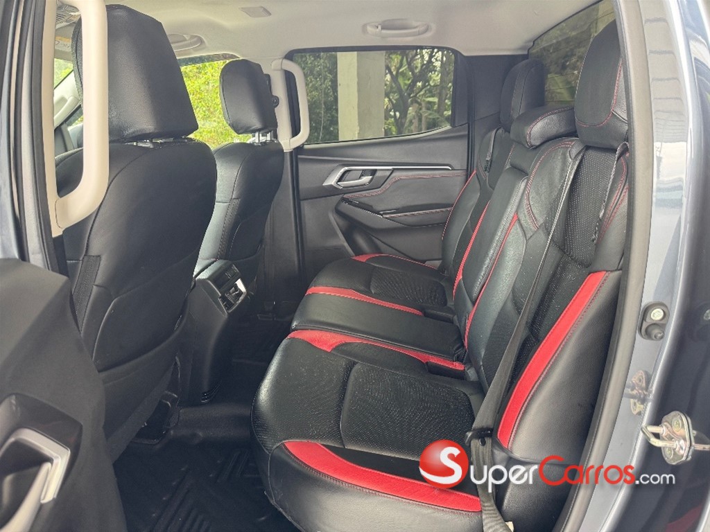 2025 Isuzu DMAX — foto 7 / 10