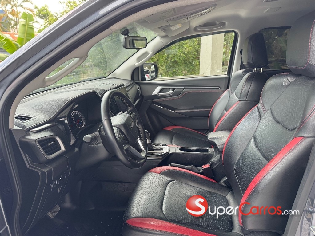 2025 Isuzu DMAX — foto 8 / 10