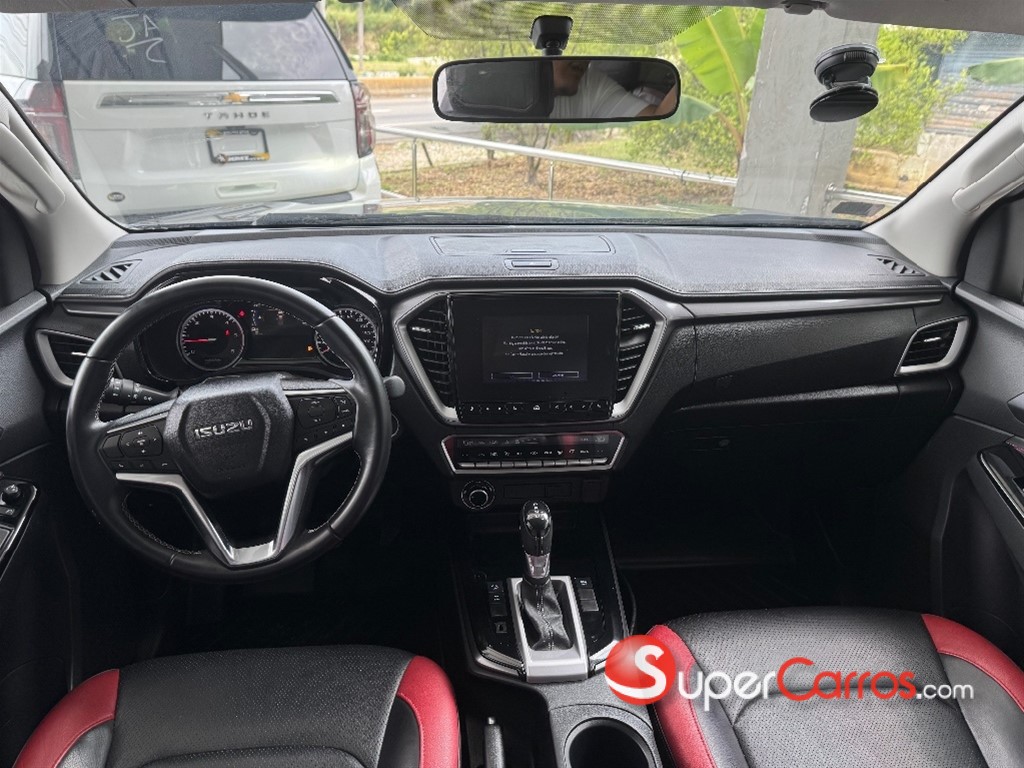 2025 Isuzu DMAX — foto 9 / 10