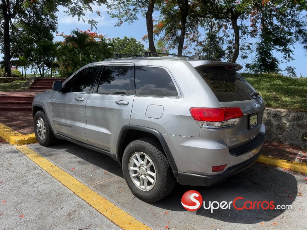 2018 Jeep Grand Cherokee Laredo — foto 3 / 12