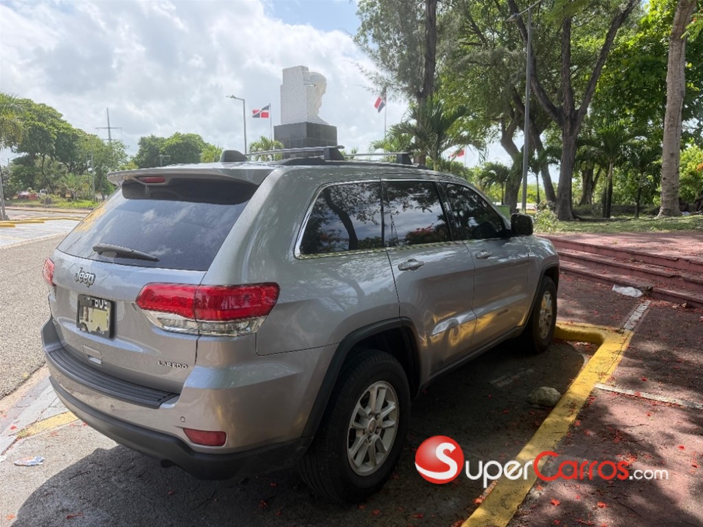 2018 Jeep Grand Cherokee Laredo — foto 4 / 12