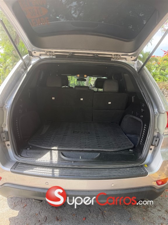 2018 Jeep Grand Cherokee Laredo — foto 12 / 12