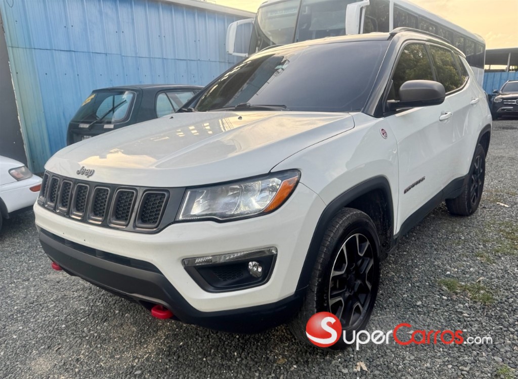 2020 Jeep Compass TrailHawk — foto 2 / 9
