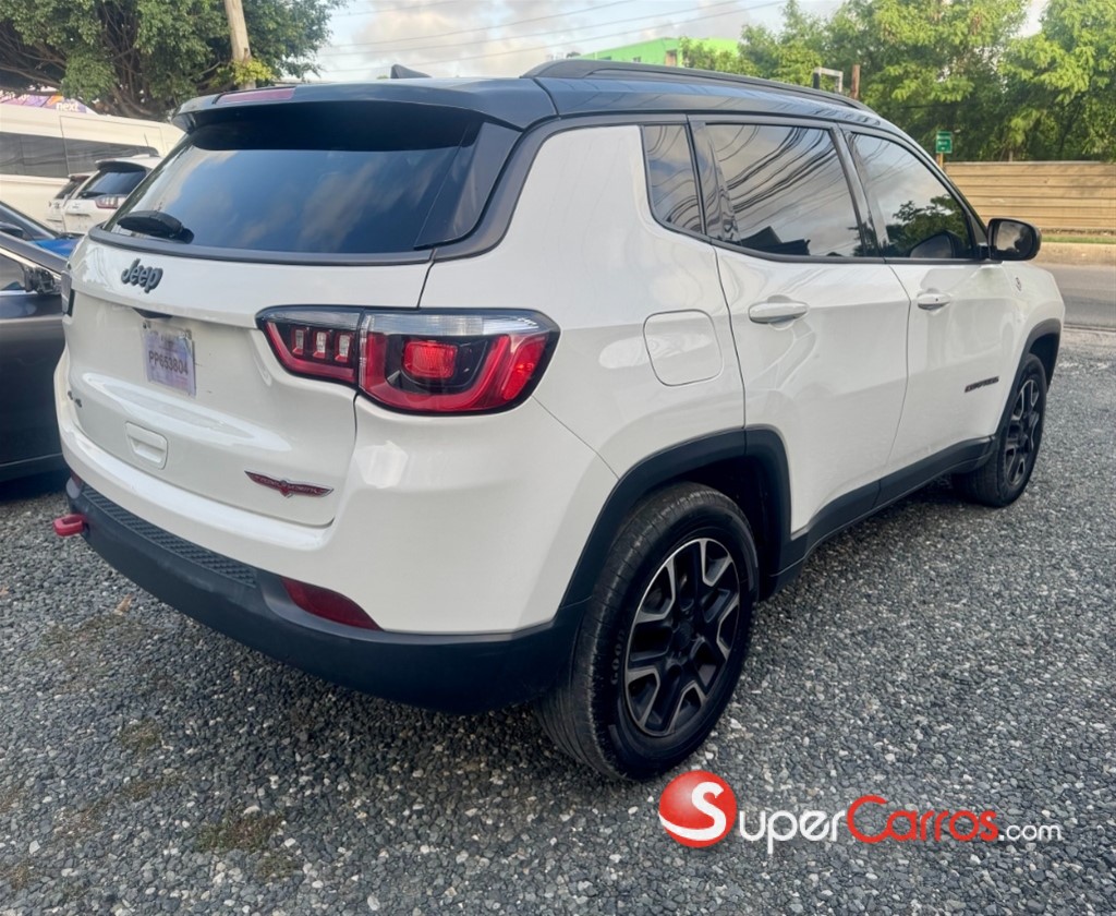 2020 Jeep Compass TrailHawk — foto 4 / 9
