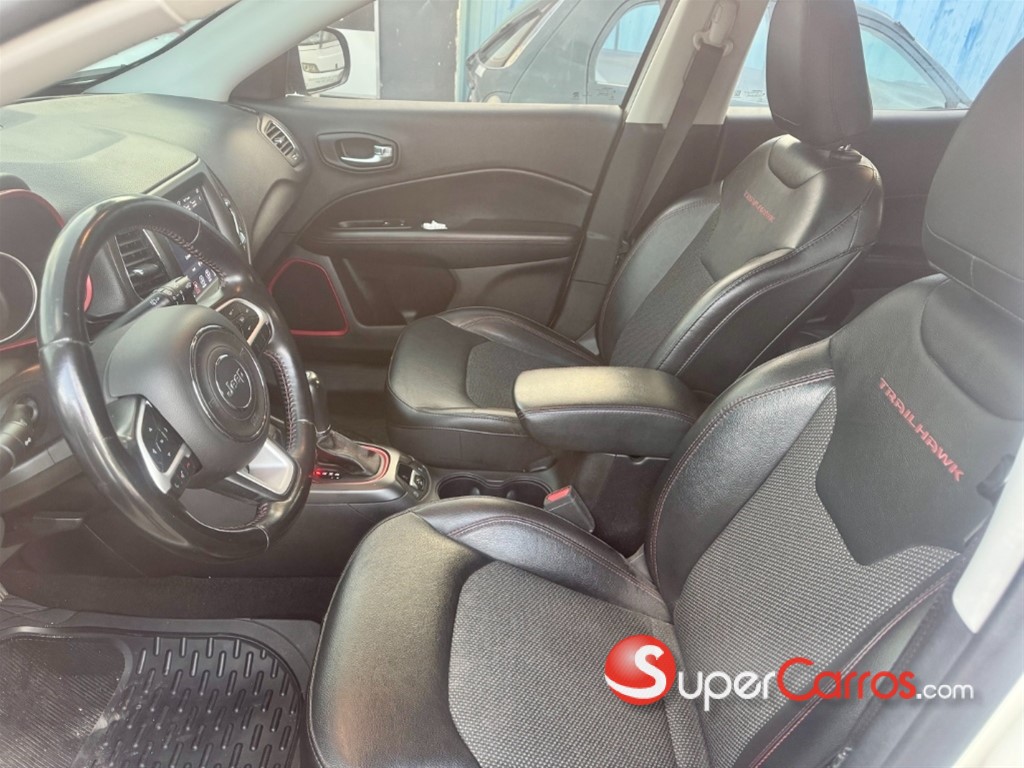2020 Jeep Compass TrailHawk — foto 8 / 9