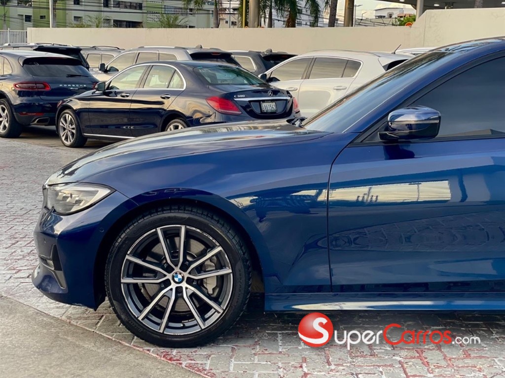2020 BMW Serie 3 330i — foto 8 / 11