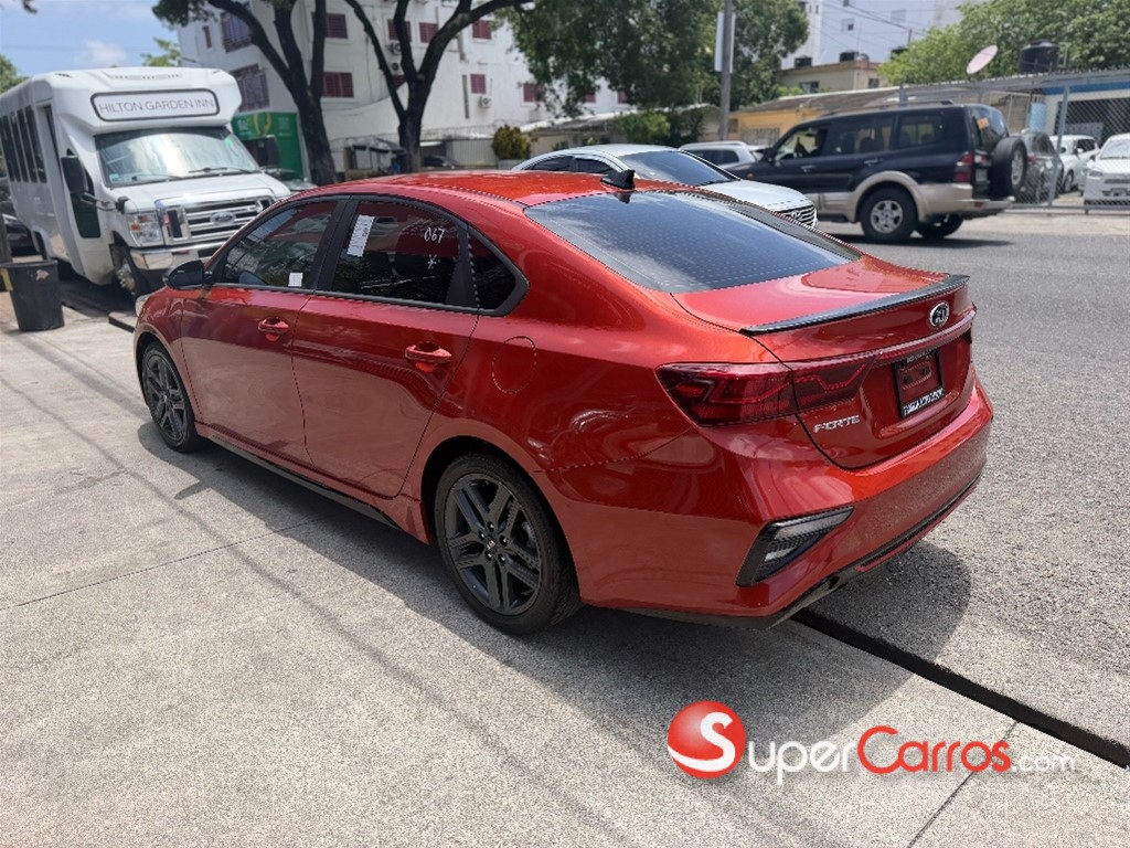 2020 Kia Forte GT Line — foto 6 / 11