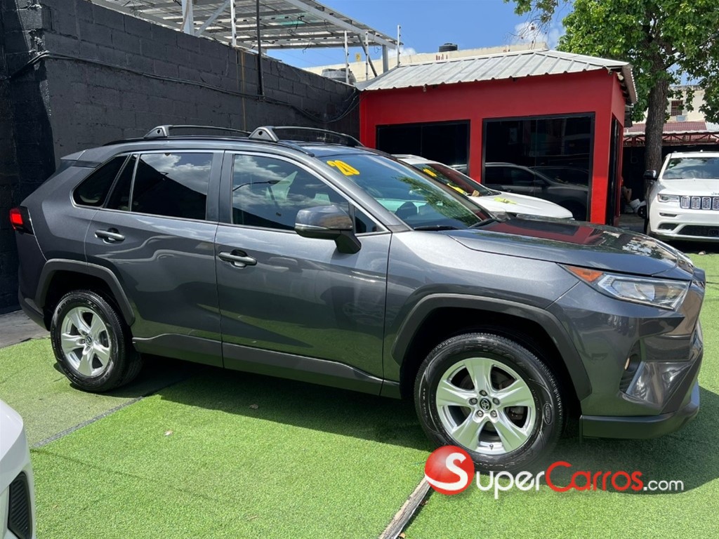 2020 Toyota RAV4 XLE — foto 4 / 12