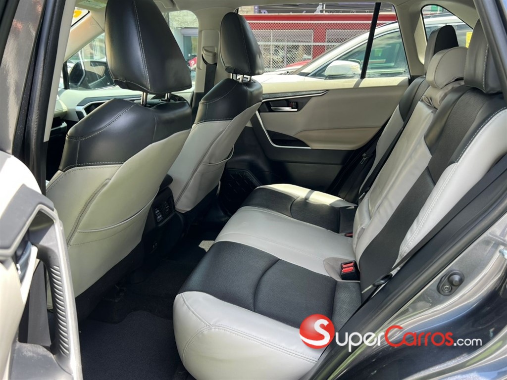 2020 Toyota RAV4 XLE — foto 12 / 12