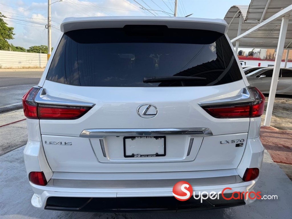 2021 Lexus LX 570 Sport — foto 5 / 12