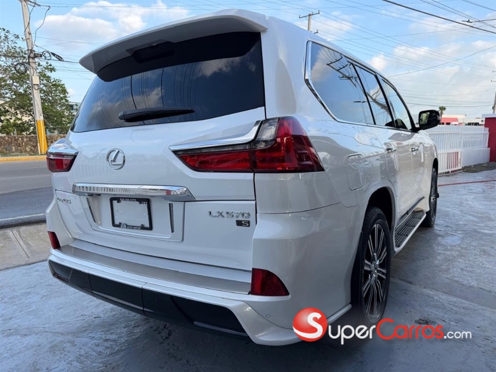 2021 Lexus LX 570 Sport — foto 7 / 12