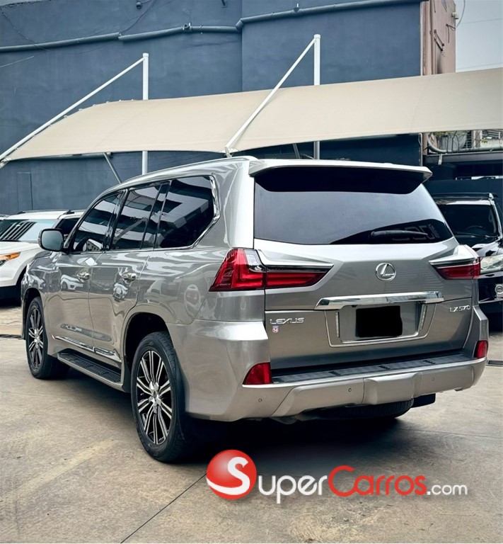 2020 Lexus LX 570 — foto 3 / 8