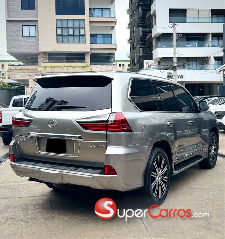 2020 Lexus LX 570 — foto 4 / 8