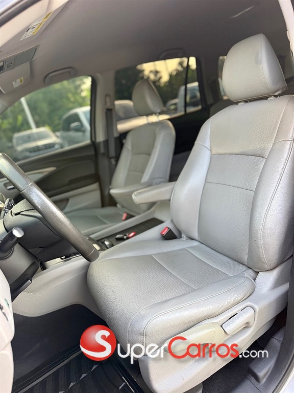 2019 Honda Pilot LX — foto 11 / 12