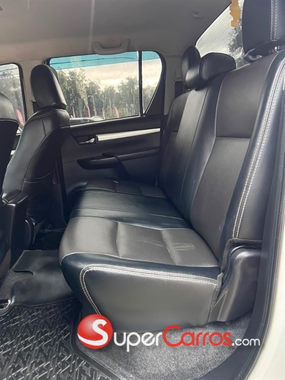 2020 Toyota Hilux — foto 2 / 10
