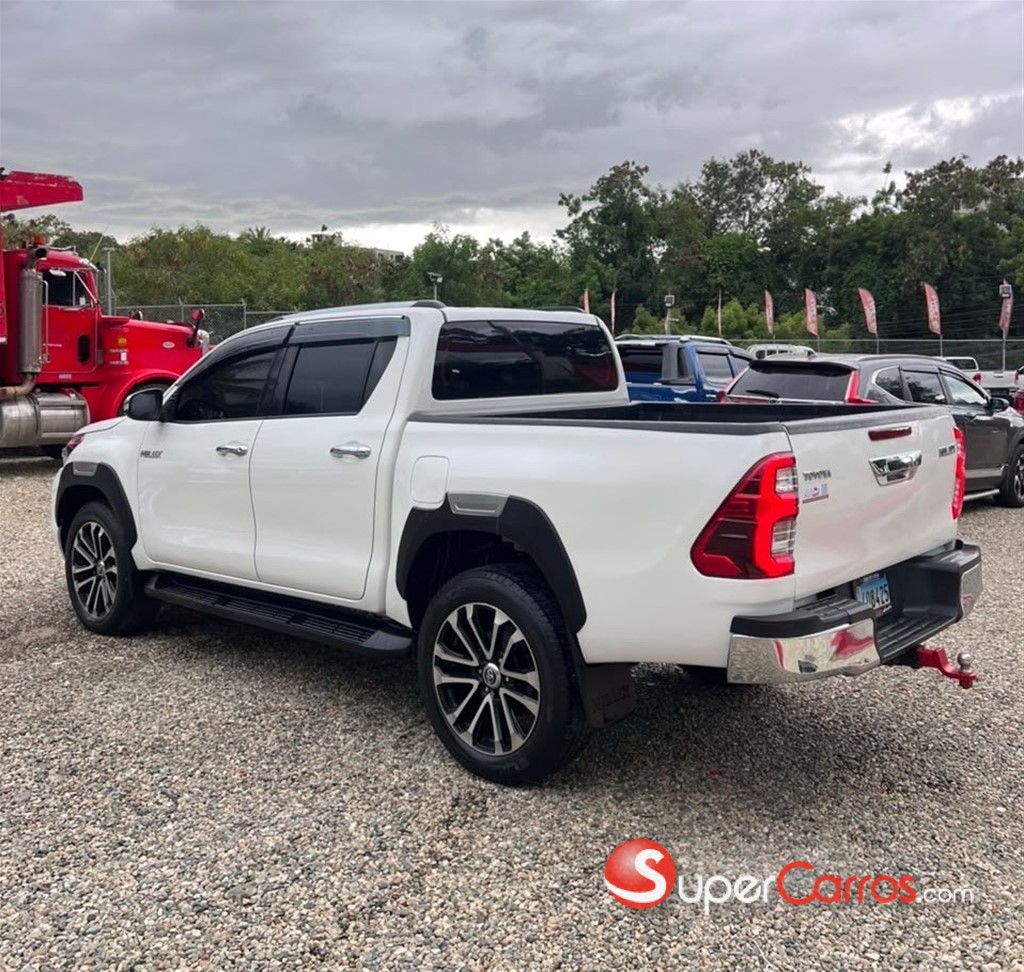 2020 Toyota Hilux — foto 7 / 10
