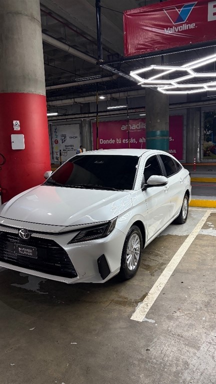 2023 Toyota Yaris — foto 2 / 5