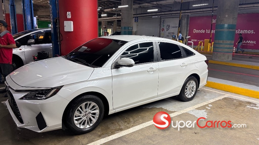 2023 Toyota Yaris — foto 3 / 5