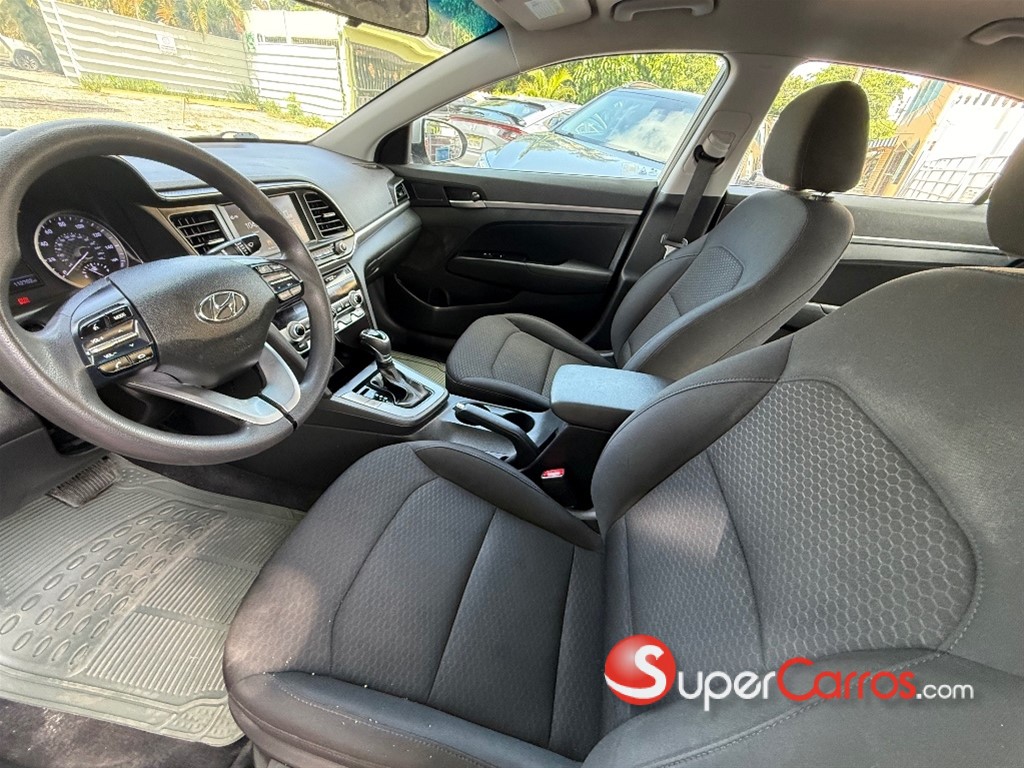 2020 Hyundai Elantra SEL — foto 9 / 12