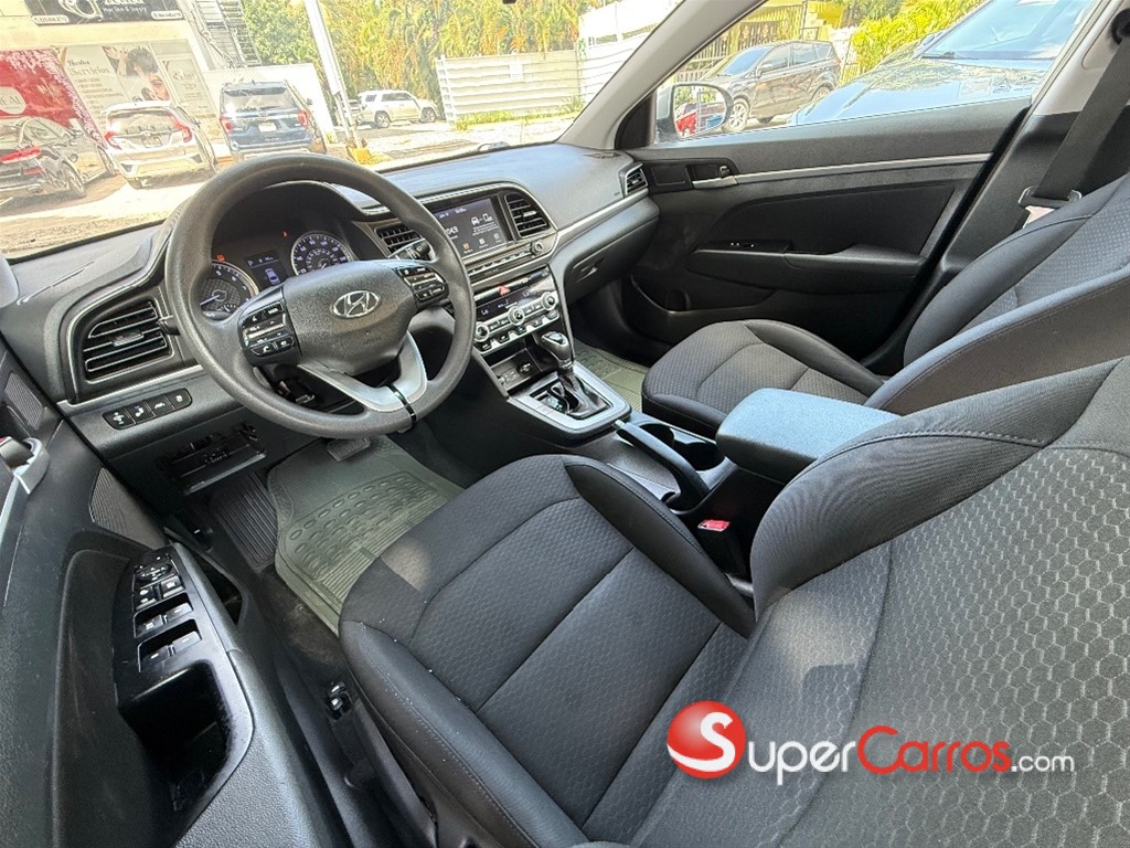 2020 Hyundai Elantra SEL — foto 10 / 12