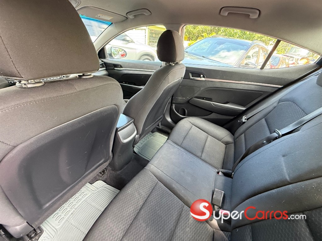 2020 Hyundai Elantra SEL — foto 12 / 12