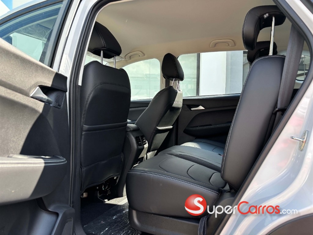 2025 Chevrolet Captiva LT — foto 4 / 8