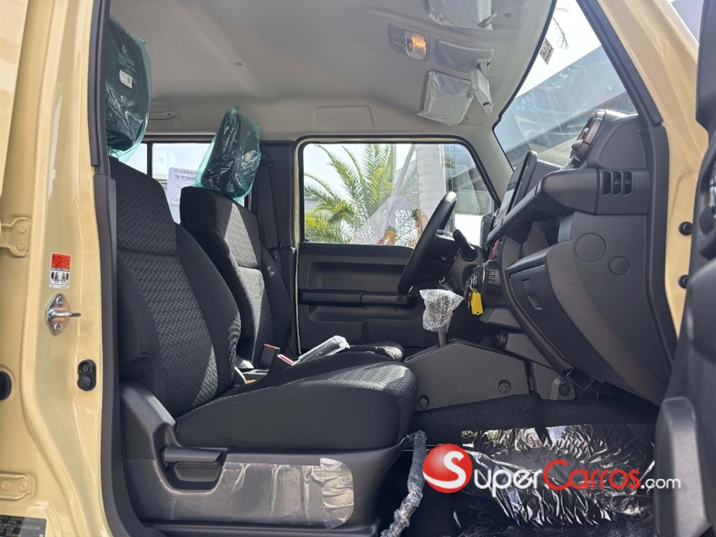 2027 Suzuki Jimny GLX — foto 6 / 8