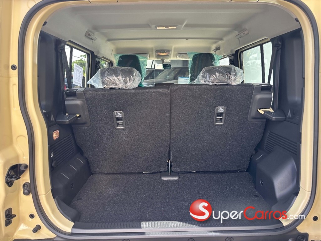 2027 Suzuki Jimny GLX — foto 7 / 8