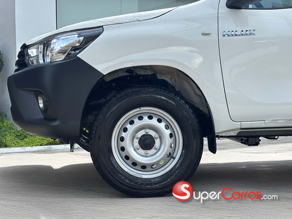 2026 Toyota Hilux — foto 2 / 7