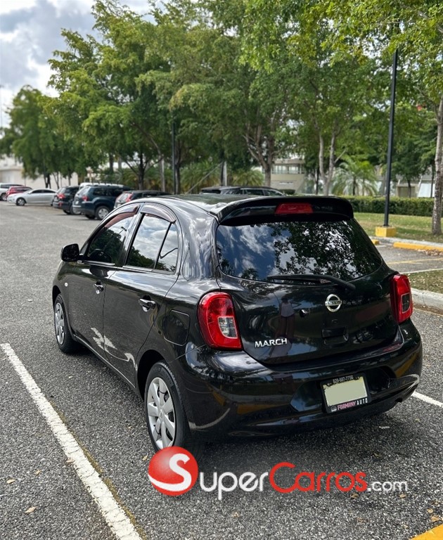 2018 Nissan March — foto 10 / 10