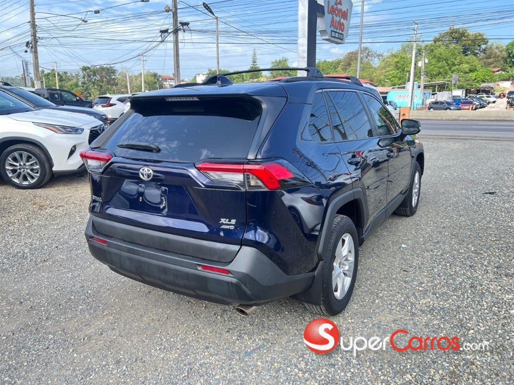 2021 Toyota RAV4 XLE — foto 4 / 9