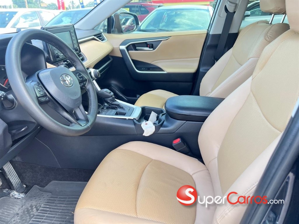 2021 Toyota RAV4 XLE — foto 6 / 9