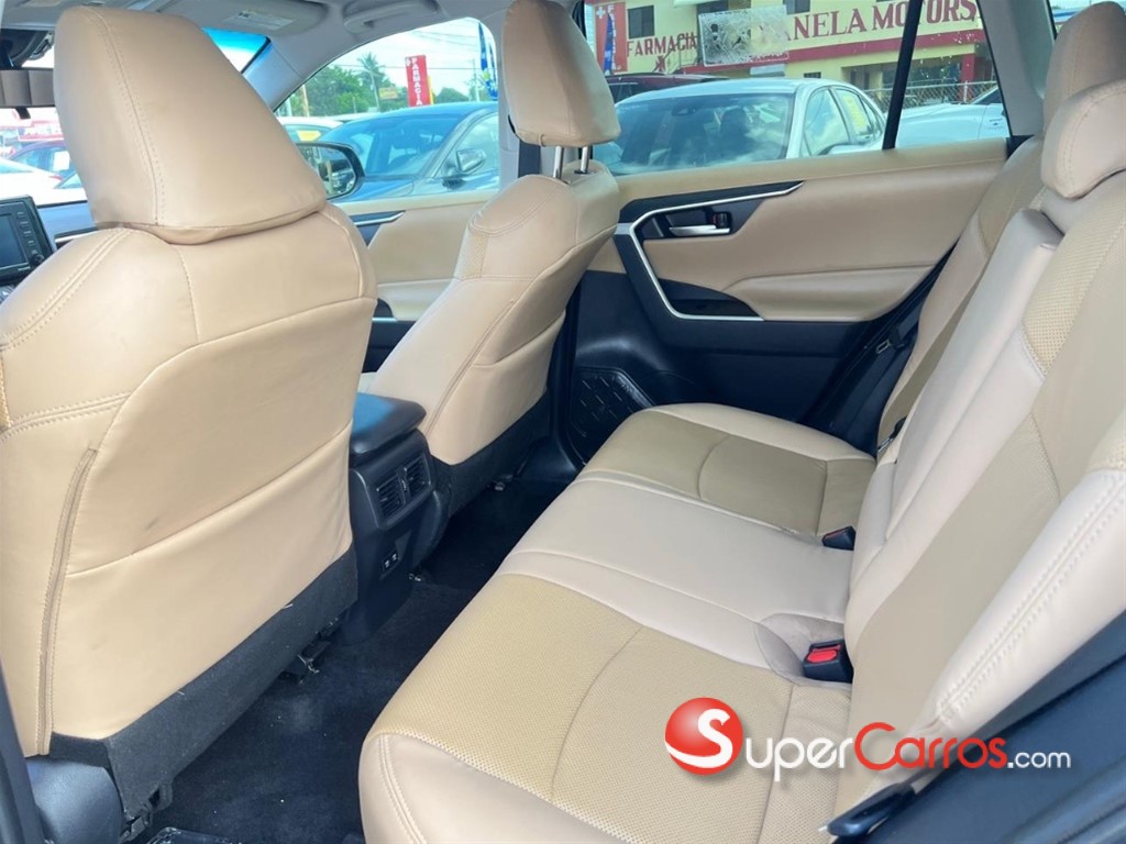 2021 Toyota RAV4 XLE — foto 8 / 9