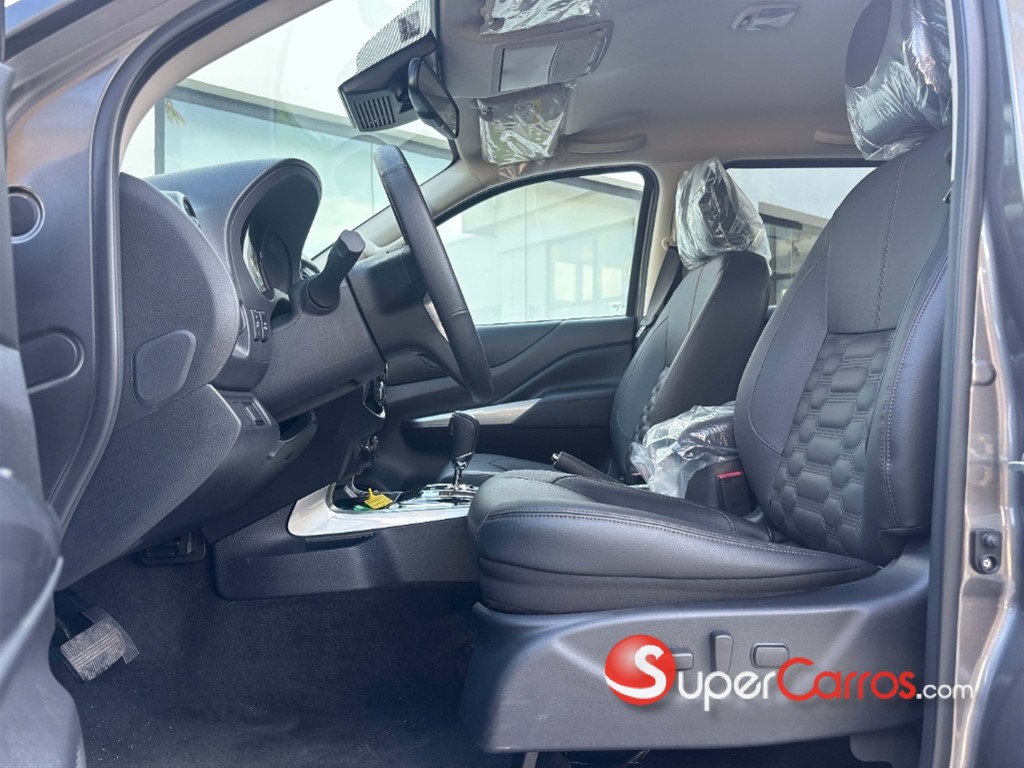 2027 Nissan Frontier LE — foto 3 / 7