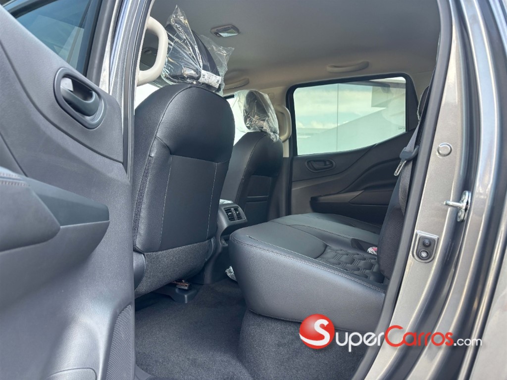2027 Nissan Frontier LE — foto 5 / 7